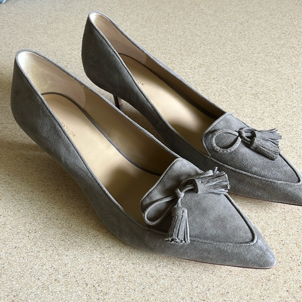 Ann Taylor Grey Suede Kitten Heels